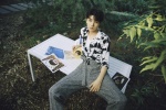 Wang Junkai handsome photo in black and white printed shirt