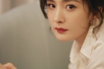 Yang Mi's simple, elegant and sexy photo pictures