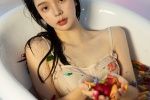 Hu Xiaotang sexy bathtub photo pictures