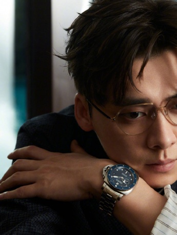 Li Yifeng's glasses make him handsome magazine cover photo