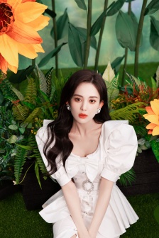 Beautiful actress Guli Nazha mobile wallpaper