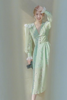 孟美岐牛油果碎花长裙手机壁纸