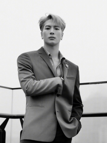 王嘉爾時尚芭莎年度派對帥氣寫真圖片