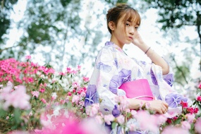 和服美女戶外唯美寫真桌麵壁紙