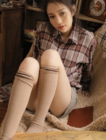 美女校花長腿絲襪性感撩人寫真