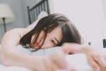 床上美女清凉性感私房写真