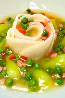 Pictures of the aromatic scene at a Michelin one-star restaurant in Chengdu