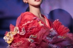 Rainie Yang elegant and sexy photo in puffy sleeves long dress