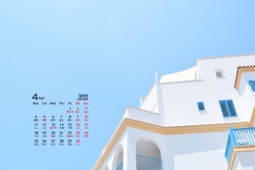 April 2022 fresh blue sky desktop calendar wallpaper