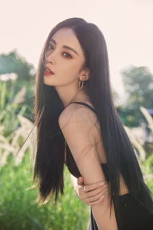 Guli Nazha sexy photo in black backless dress