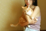 撸猫女孩夏日治愈系性感写真