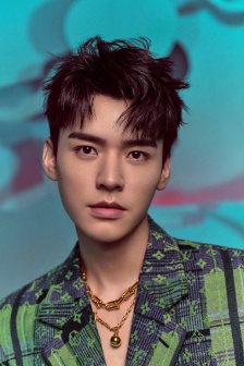 Gong Jun's elegant and handsome photos