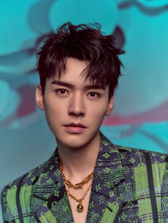 Gong Jun's elegant and handsome photos