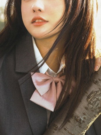 小陸離甜美學妹手機壁紙