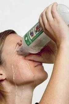 看了恶心东西洗眼睛表情包