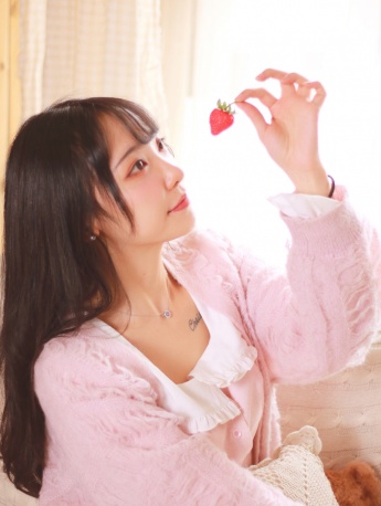 端庄秀美女生唯美性感私房写真