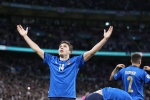 Very clear and beautiful pictures of Italy celebrating the European Cup