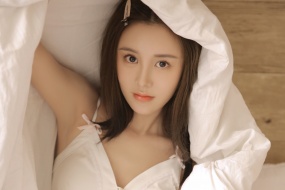 丰满性感美女电脑壁纸图片