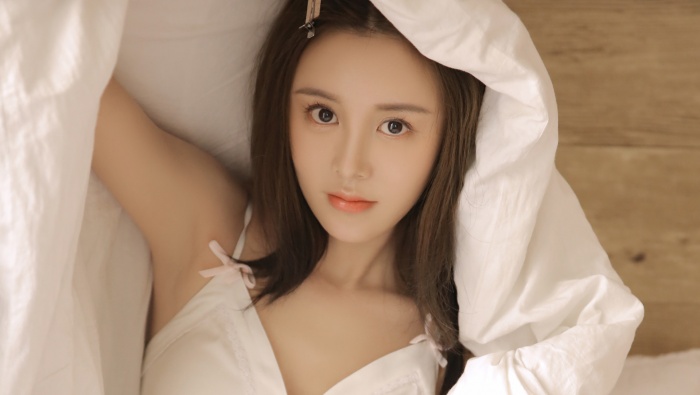 豐滿性感美女電腦壁紙圖片