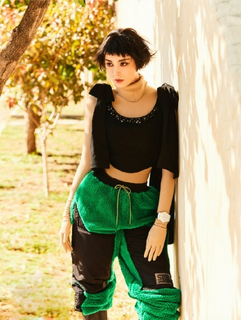 Guli Nazha's exquisite short hair sexy magazine photo