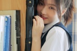 可爱学生妹美女图书馆甜美写真