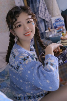 Cute Christmas beauty mobile wallpaper