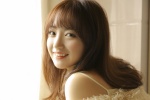 Literary girl elegant temperament photo desktop wallpaper