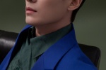 Zhu Yilong elegant and handsome photo in blue suit