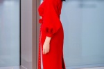 Zhao Yazhi's red puff sleeve dress is bright and charming photo pictures