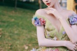 Angelababy sexy photo in yellow and green carved dress