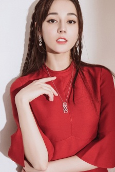 美女迪麗熱巴性感寫真手機壁紙