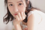 氧气美女居家吊带短裤性感写真