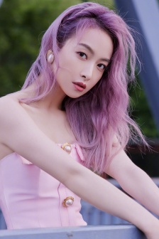 Victoria Victoria's charming and sexy photo in cherry blossom pearl mermaid skirt