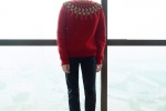 Wang Yuan's handsome spring photo in red sweater